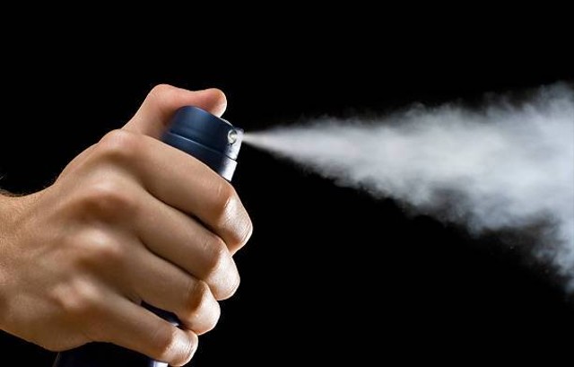 Ilustrasi rekomendasi deodoran spray (Sumber: Pexels)