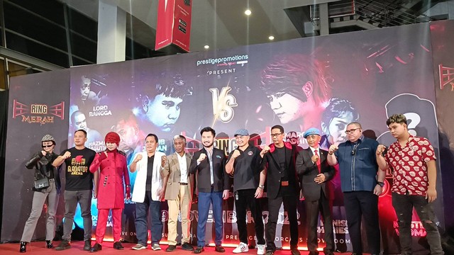Konferensi pers acara tinju Ring Merah, di Prestige Image Motorcars, Pluit, Jakarta Utara, Rabu (19/10/2022). Foto: Giovanni/kumparan
