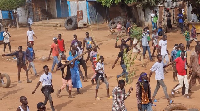 Demonstrasi massa  Chad, Kamis (20/10/2022). Foto: Hyacinthe Ndolenodji/via REUTERS