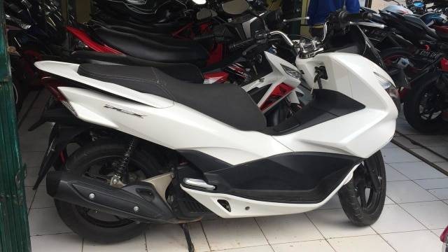 Perbedaan PCX ABS dan CBS, Ini Daftar Lengkapnya | kumparan.com