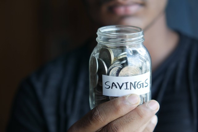 Tips Agar Bisa Menabung Setiap Hari. Foto: dok. Towfiqu barbhuiya (Unsplash.com)