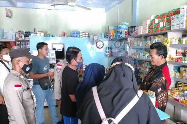 Polres Natuna merazia sejumlah apotek di Kota Ranai (Foto: ist)
