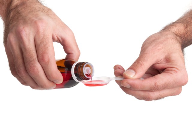 Ilustrasi obat sirup. Foto: Shutterstock
