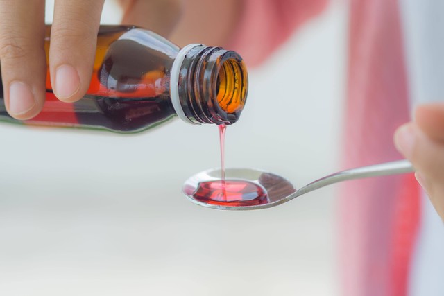 Ilustrasi obat sirup. Foto: Shutterstock