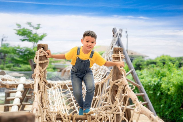 Ilustrasi anak bermain di taman bermain Foto: Shutterstock