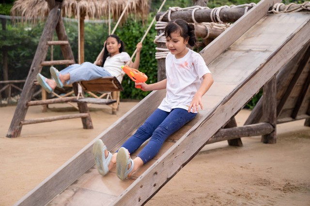 Ilustrasi anak bermain di taman bermain Foto: Shutterstock