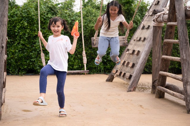 Ilustrasi anak bermain di taman bermain Foto: Shutterstock