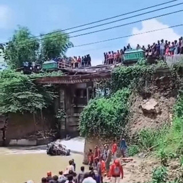 Kondisi truk molen yang terlibat kecelakaan di jalan raya turut Wangluwetan, Kecamatan Senori, Kabupaten Tuban, Jawa Timur. (Foto: Dok. Istimewa)