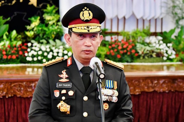 Kapolri Komjen Pol Listyo Sigid Prabowo usai dilantik oleh Presiden Joko Widodo di Istana Negara, Jakarta, pada 27 Januari 2021. Foto: Laily Rachev/Biro Pers Sekretariat Presiden
