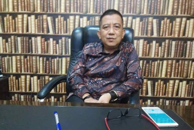 Direktur PAM Tirta Kamuning Kabupaten Kuningan, Jawa Barat, H Deni Erlanda SE MSi. (Dok. Ciremaitoday)