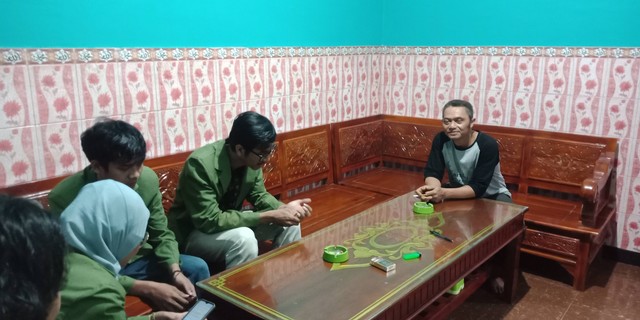 Diskusi dan koordinasi bersama Pak Jediono selaku kepala Bumdes. (Dokumentasi Pribadi, 2022)