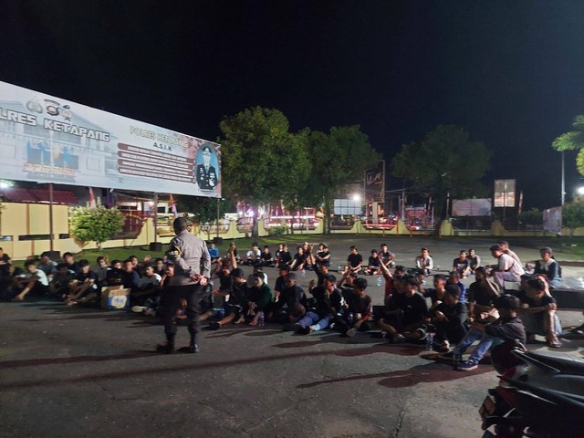 Puluhan remaja di Ketapang yang terlibat balap liar diamankan polisi. Foto: Dok. Istimewa