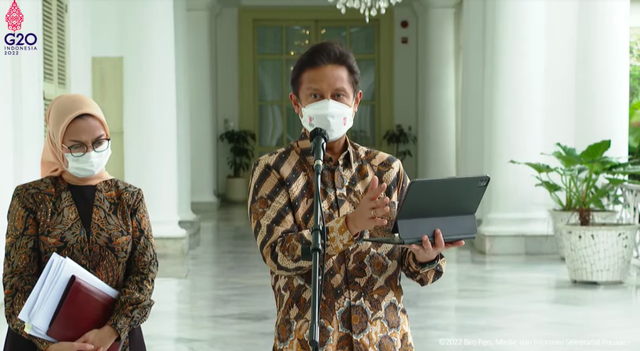 Menkes Budi Gunadi dan Kepala BPOM Penny Lukito memberi keterangan tentang kasus gagal ginjal akut pada anak di Istana Kepresidenan, Jakarta,Senin (24/10/2022). Foto: Youtube/Sekretariat Presiden