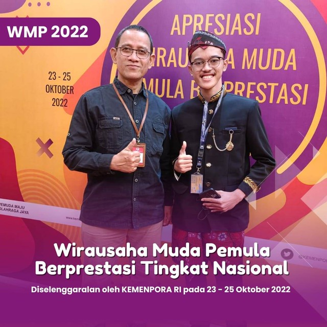 Maharsyalfath Maulasufa, founder dan CEO Flemmo Enterprise Music, bersama Bapak Imam Gunawan, Asdep Kewirausahaan Kemenpora RI di Aston Hotel, Jakarta.