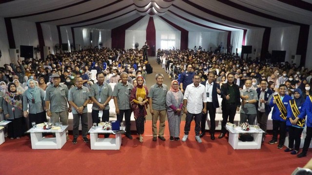 Staf Khusus Menteri BUMN Arya Sinulingga saat acara BUMN Goes to Campus. Foto: Kementerian BUMN