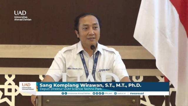 Sang Kompiang Wirawan, pemateri seminar yang diadakan Sentra HKI Universitas Ahmad Dahlan (UAD) (Foto: Didi)