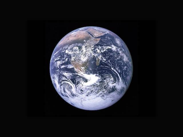 Ilustrasi tahapan umur bumi menurut ilmu geologi,  sumber foto NASA on Unsplash 