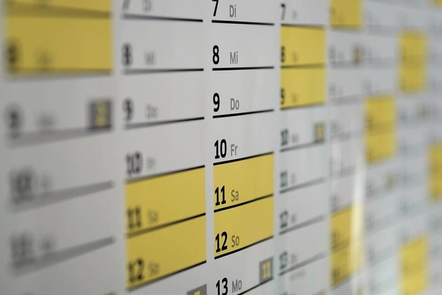 Ilustrasi bulan dalam kalender Hindu. Foto: Pixabay