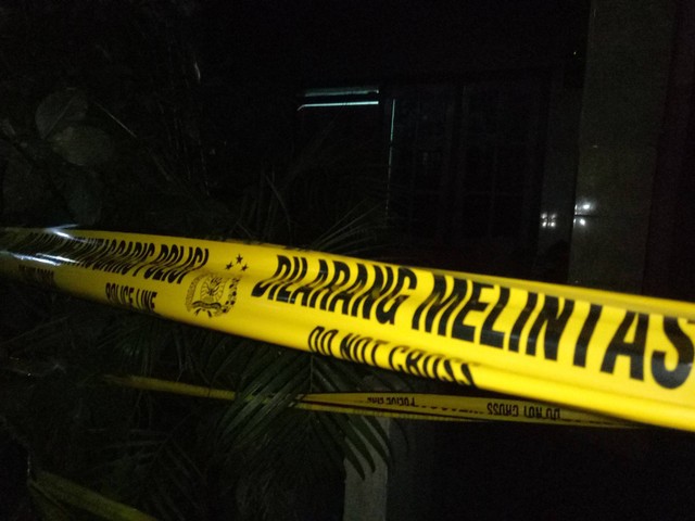 Rumah Siti Elina dijaga ketat polisi. Foto: Ananta Erlangga/kumparan