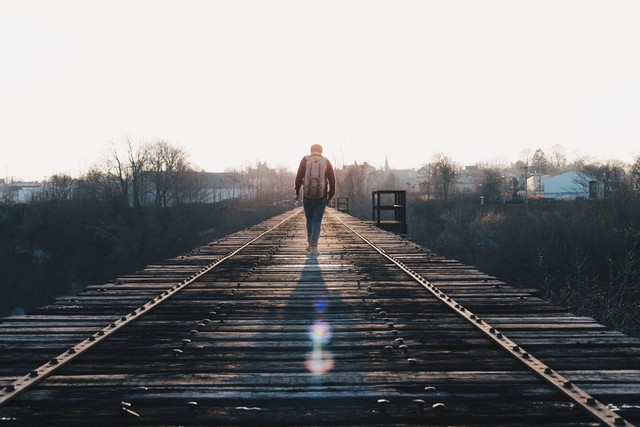 Kata-kata Galau Malam Minggu Tanpa Pacar, Foto Unsplash/Dan Gribbin