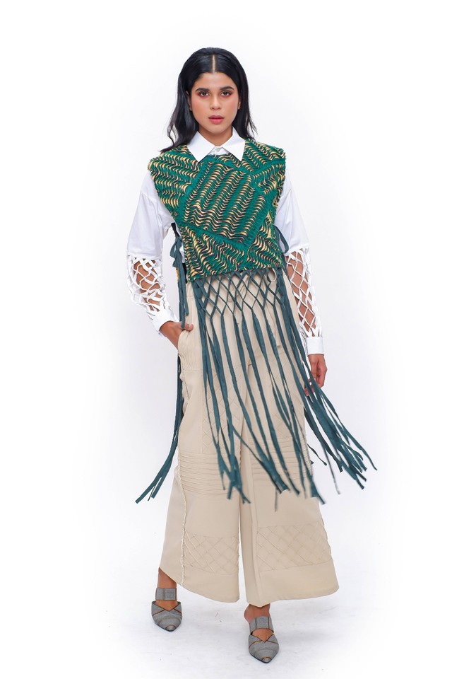 Adrie Basuki, pendiri label fashion 'Adrie Basuki' yang berkonsep sustainability. Foto: Judith Aura/kumparan