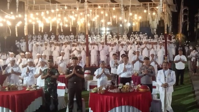 Menteri Luhut saat doa bersama di Peninsula ITDC, Bali - KAD