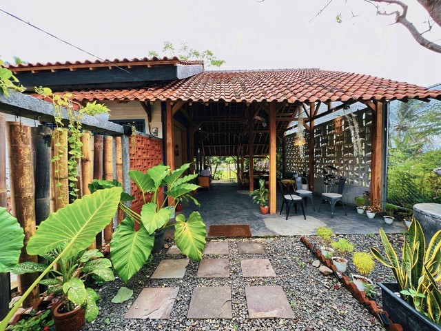 Backland: Coffee Shop Dengan Pemandangan Sawah dan Gunung di Pesawaran (7)