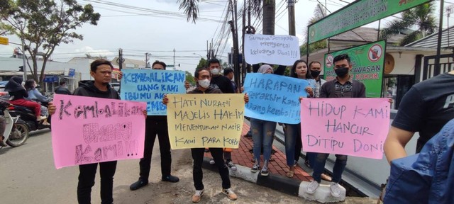Korban yang hadiri sidang tuntutan Doni Salmanan di PN Bale Bandung pada Kamis (27/10). Foto: Rachmadi Rasyad/kumparan