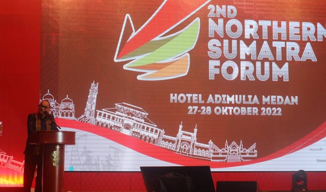 Wakil Kepala SKK Migas Fathar Yani Abdurahman saat menyampaikan sambutan di acara Northern Sumatera Forum di Hotel Adi Mulya, Kota Medan, Kamis (27/10). Foto: Rahmat Utomo/kumparan