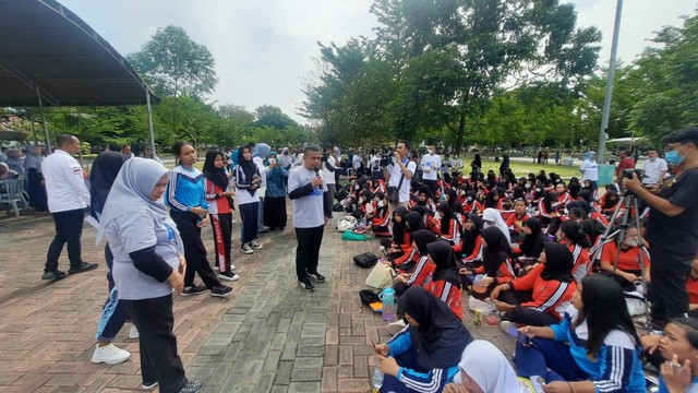 Ratusan peserta memeriahkan rencana Aksi Gizi Pemerintah Kota Palu yang digelar dilapangan Vatulemo, Jalan Balai Kota Palu, Kamis (27/10). Foto: Istimewa