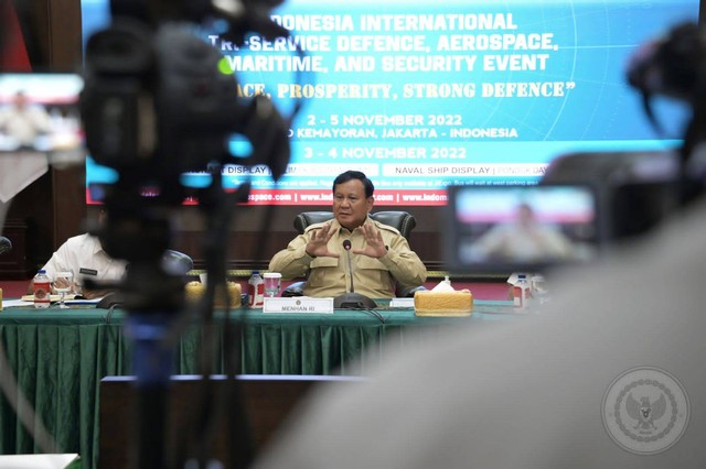 Konferensi pers Menhan Prabowo Subianto soal Indodefence 2022, Kamis (27/10/2022). Foto: Kemhan RI