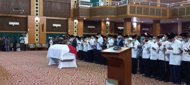 Jenazah Almarhum Azyumardi Azra saat disalatkan di Auditorium Harun Nasution UIN Jakarta/dok pribadi