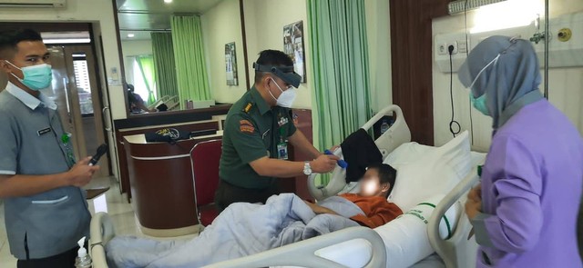 RN (18), seorang ART asal Cianjur yang diduga mendapatkan tindak kekerasan dari majikannya tengah menjalani perawatan di RSPAD Gatot Soebroto, Jakarta. Foto: Dok. Istimewa
