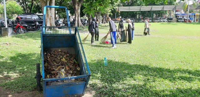 Upnvy Ajak Mahasiswa Peduli Lingkungan Di Hari Sumpah Pemuda | Kumparancom