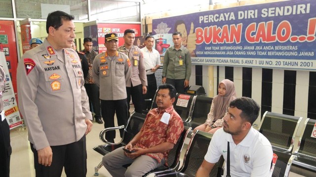 Kapolda Aceh Irjen Ahmad Haydar meminta warga melapor bila dipungli atau tak sesuai ketentuan saat urus Surat Izin Mengemudi (SIM). Foto: Dok. Polresta Banda Aceh