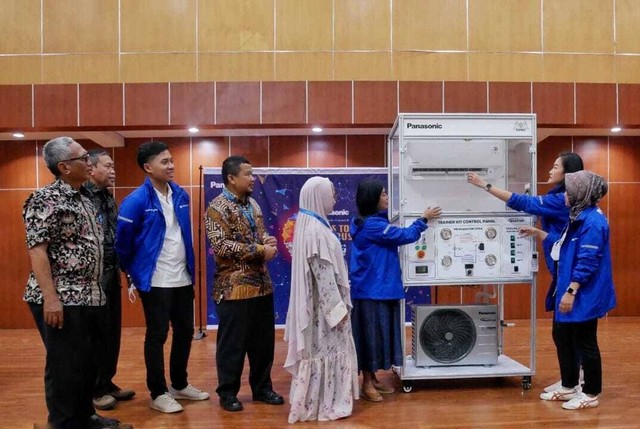 Lewat program "Panasonic Goes to Campus", Panasonic terus menunjukkan komitmennya dalam upaya menyiapkan SDM muda kompeten untuk kemajuan Indonesia di masa mendatang. Foto: dok. Panasonic