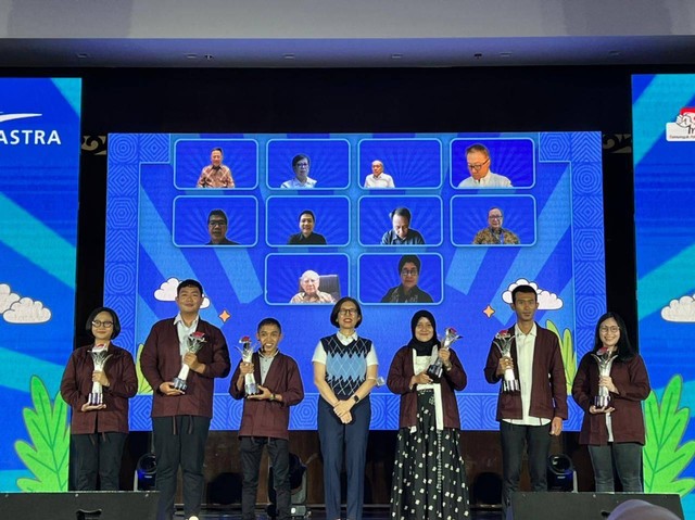 Para pemenang Astra SATU Indonesia Awards 2022. Foto: Ainun Nabila/kumparan
