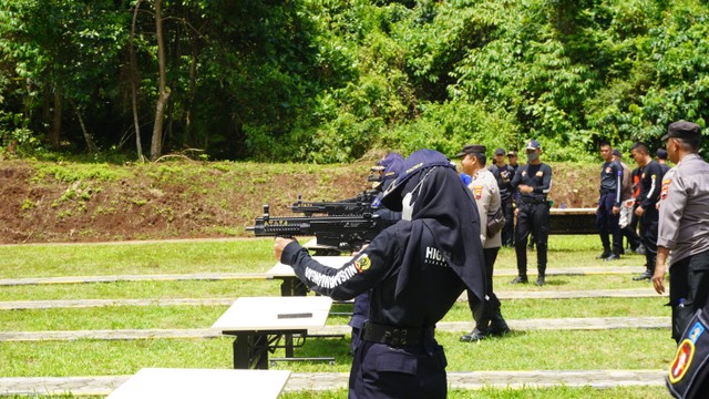 Taruna Poltekip angkatan 53 Latihan Menembak, Foto Humas Lapas Batu