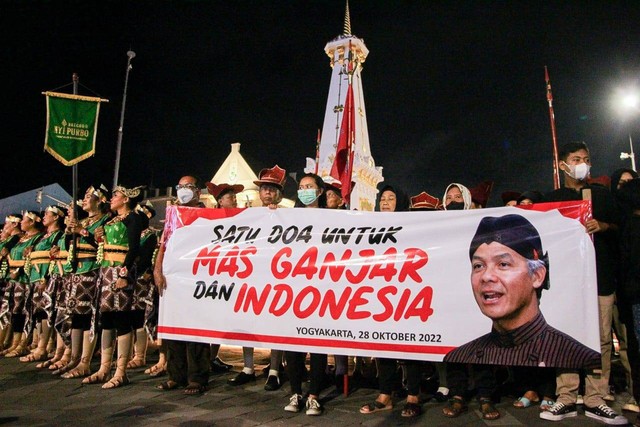 Ribuan Bregada Doakan Ganjar Di Tugu Jogja