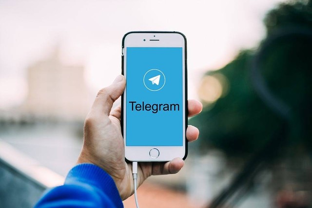Ilustrasi Cara Buat Grup di Telegram. (Foto: Victoria_Paint by https://pixabay.com/id/)