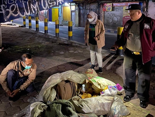 BPS Kota Malang melakukan pemetaan kondisi sosial tunawisma di Kota Malang. foto/ BPS Kota Malang