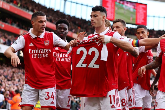 Selebrasi pemain Arsenal usai mencetak gol ke gawang Nottingham Forest pada pertandingan lanjutan Liga Inggris di Emirates Stadium, London, Inggris. Foto: David Klein/REUTERS