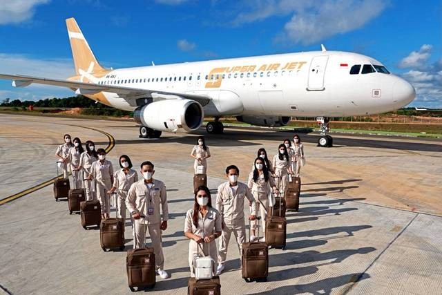 Ilustrasi pesawat dan kru Super Jet Air. Foto: Super Jet Air