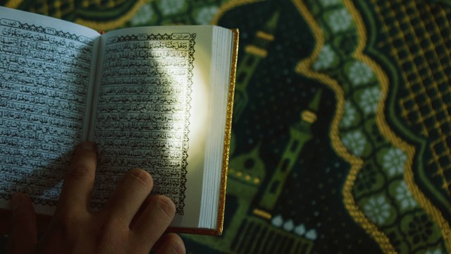 Ilustrasi Al-quran. Foto: Iqbal nuril anwar/Shutterstock.