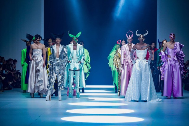 Koleksi Harry Halim Paris di Jakarta Fashion Week 2023. Foto: Dok. JFW/ Getty Images
