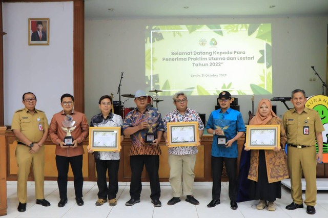 17 RW di Jakarta Raih Penghargaan Program Kampung Iklim (Proklim) dari Kementerian Lingkungan Hidup dan Kehutanan. Foto:  dok. Humas Dinas LH DKI Jakarta