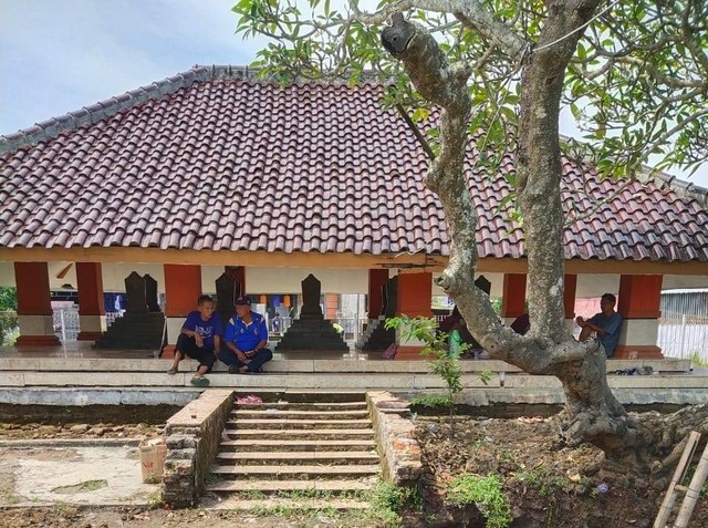 Situs Makam Raden Benggala dan raden Benggali di Kabupaten Indramayu Jawa barat.(Juan)