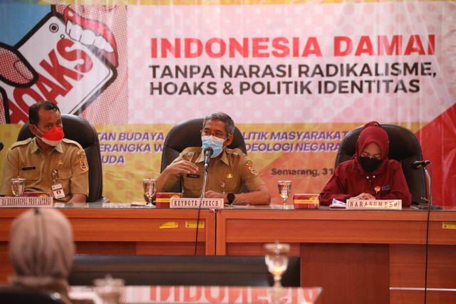 Sekretaris Daerah Jawa Tengah Sumarno dalam meresmikan Pusat Pelayanan Cegah Terorisme di Kantor Badan Kesatuan Bangsa dan Politik (Kesbangpol) Jateng. Foto: Diskominfo Jateng
