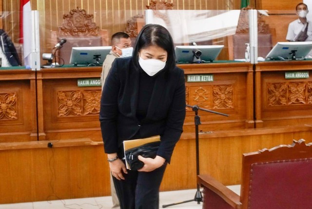 Terdakwa Putri Candrawathi menjalani sidang lanjutan dengan agenda mendengarkan keterangan saksi di Pengadilan Negeri Jakarta Selatan, Selasa (1/11/2022) lalu.
 Foto: Jamal Ramadhan/kumparan