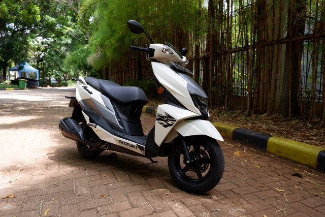 Suzuki Avenis 125. Foto: Aditya Pratama Niagara/kumparan